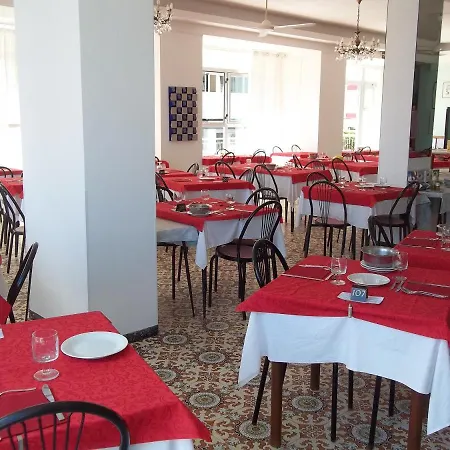 Italia מלון סניגליה