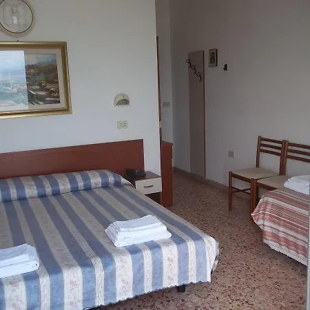 Отель Italia 3*